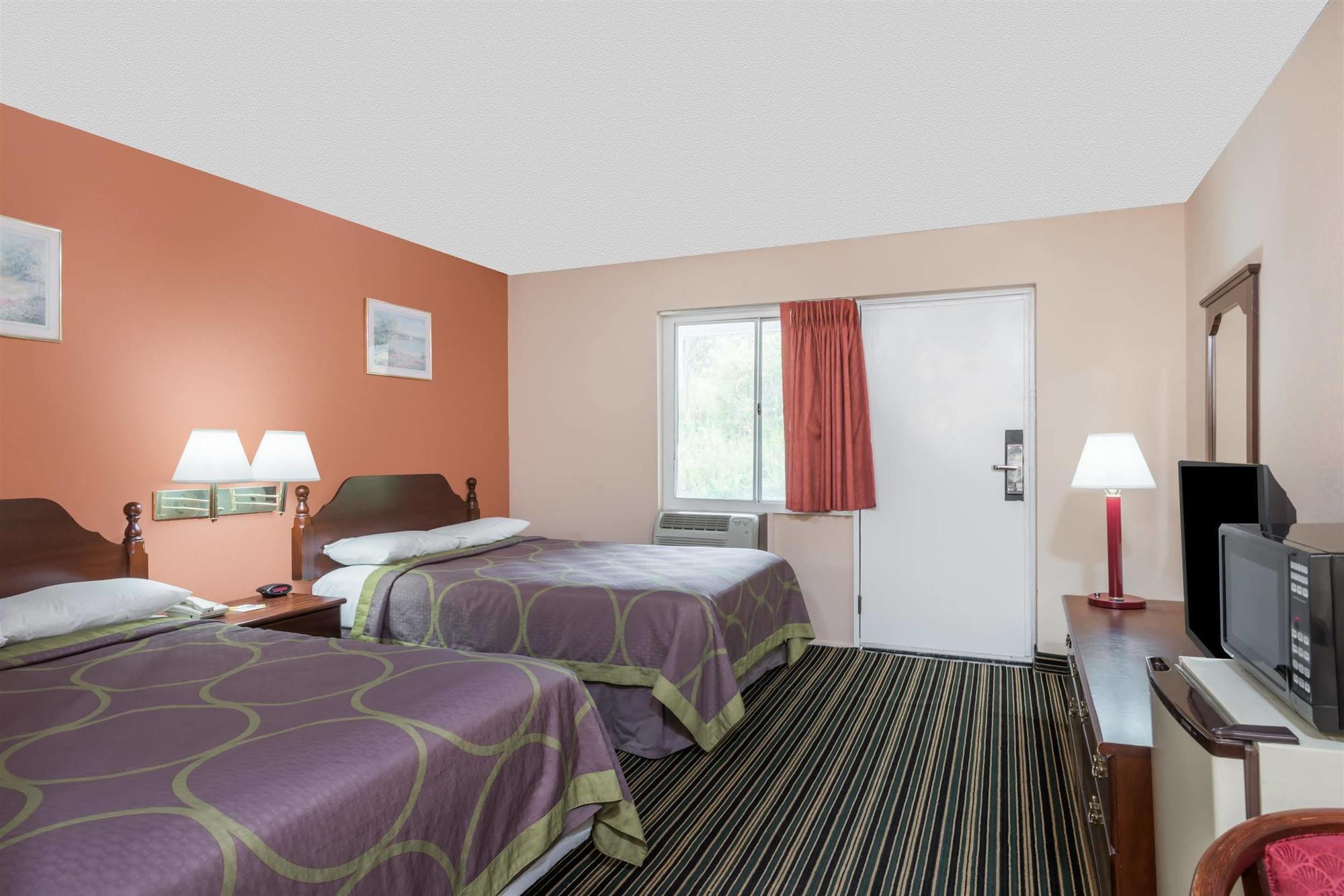 Days Inn By Wyndham Lenox Ma Bagian luar foto