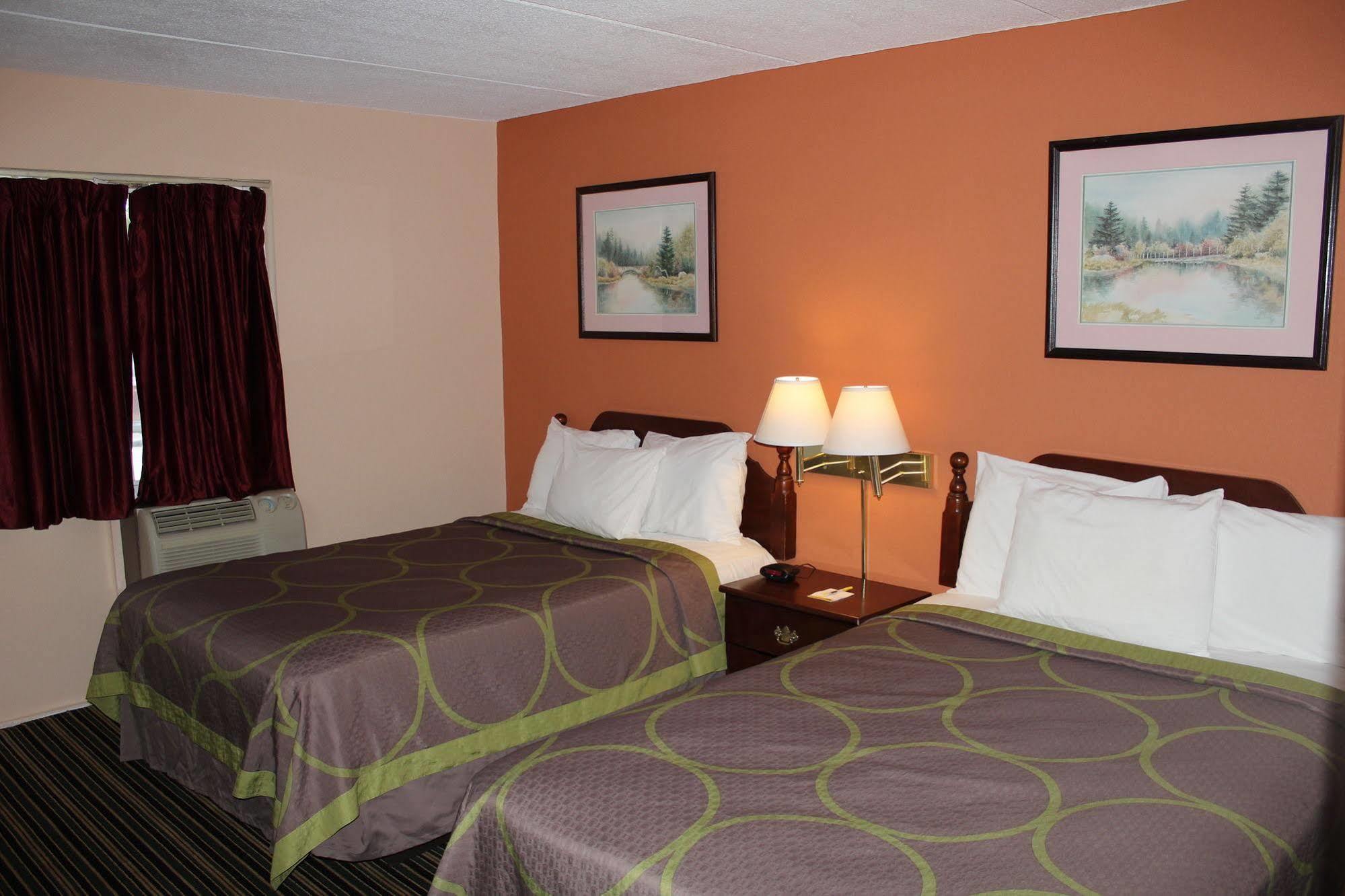 Days Inn By Wyndham Lenox Ma Bagian luar foto