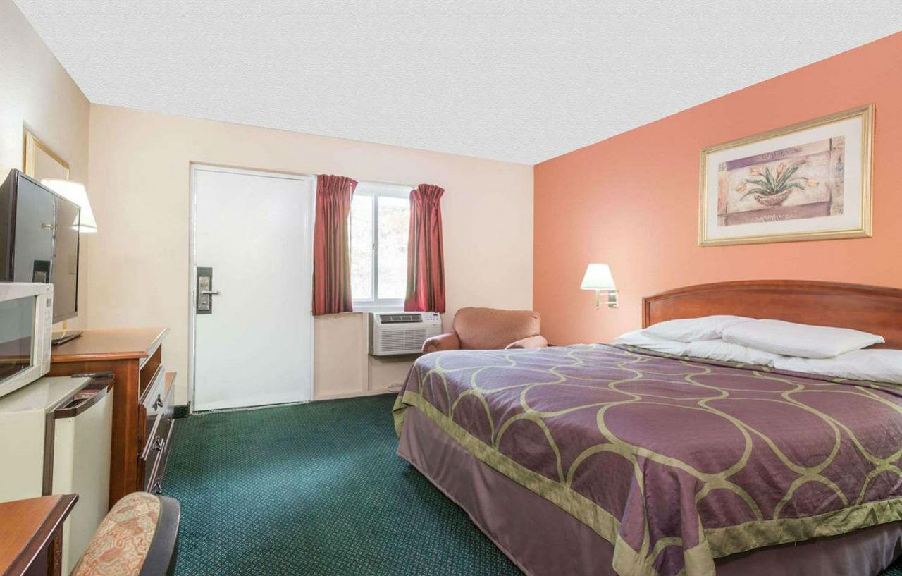 Days Inn By Wyndham Lenox Ma Bagian luar foto